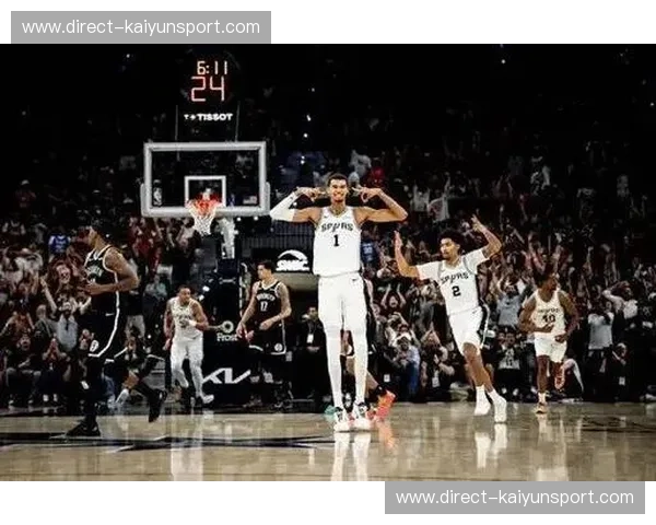 巅峰对决的缩影:2014马刺vs热火第三场,一场血脉偾张的经典之战 巅峰对决的缩影:2014马刺vs热火第三场,一场血脉偾张的经典之战